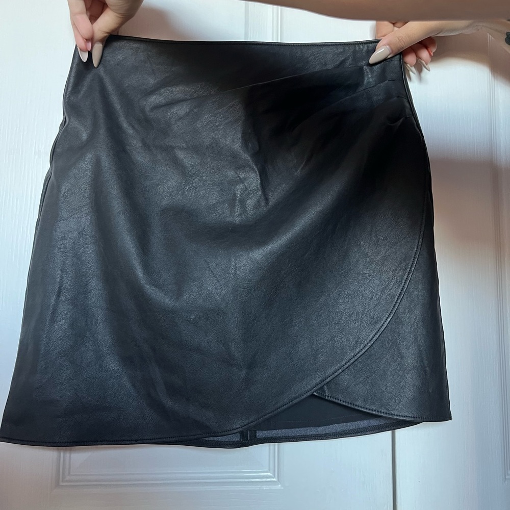 Abercrombie and Fitch black leather skirt with slit and ruffles